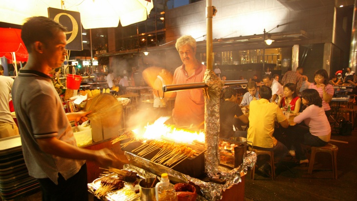 Walking food tours in Singapore 